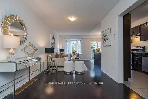 Aurora, ON L4G 0S1,52 Edwin Pearson ST