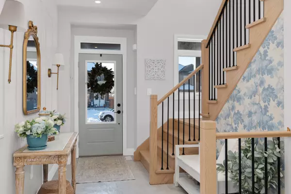 Springwater, ON L0L 1P0,19 Rowley CRES