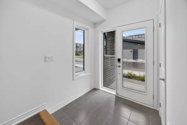 Orillia, ON L3V 8P6,6 Wyn Wood LN