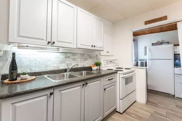 Penetanguishene, ON L9M 1W5,28 Wozniak RD