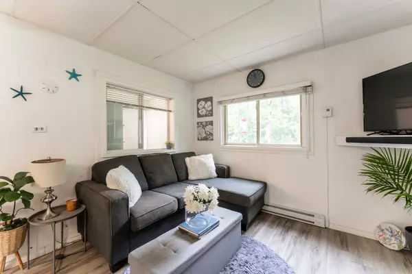 Penetanguishene, ON L9M 1W5,28 Wozniak RD