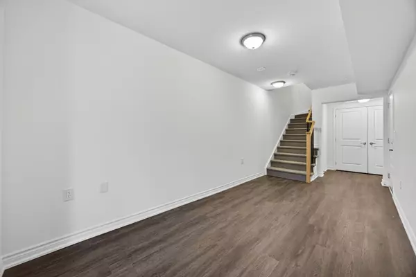 Orillia, ON L3V 8P6,6 Wyn Wood LN