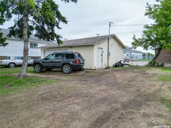 602 6th AVENUE E, Prince Albert, SK S6V 0N7