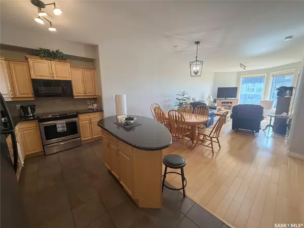 Saskatoon, SK S7M 0A5,615 Saskatchewan CRESCENT W #307