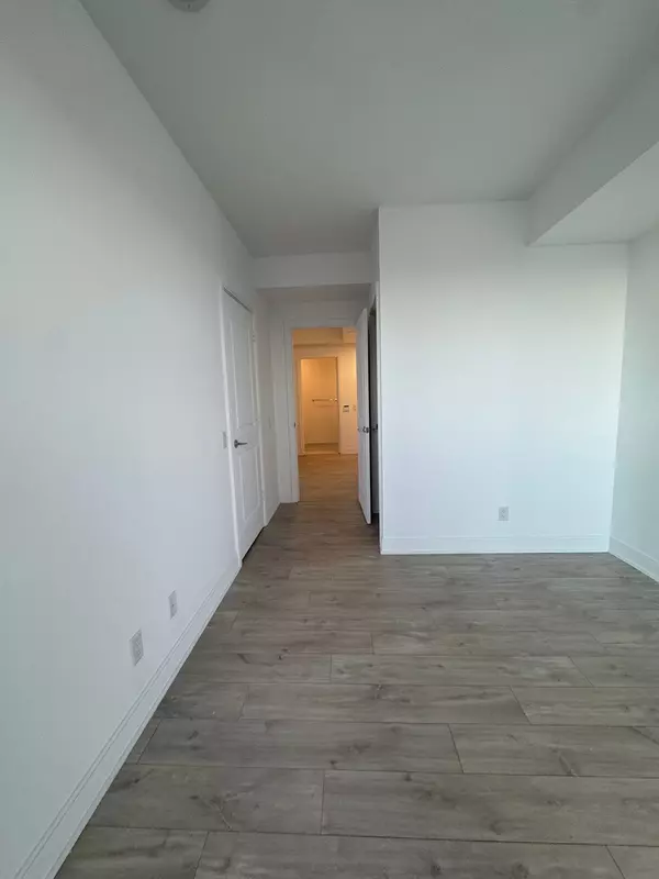 Toronto W06, ON M8V 0C5,70 Annie Craig DR #3904