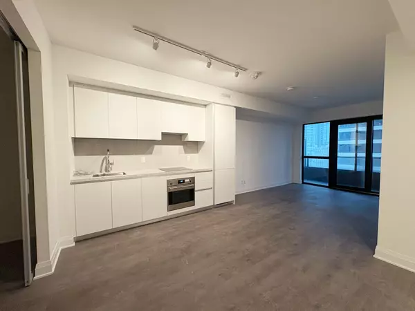 Mississauga, ON L5B 0S1,2 Erskine RD #906