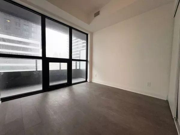 Mississauga, ON L5B 0S1,2 Erskine RD #906