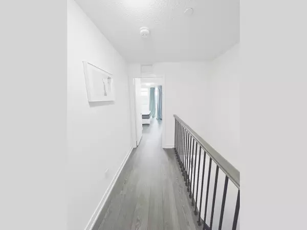 Toronto W06, ON M8Y 0C7,251 Manitoba ST #125