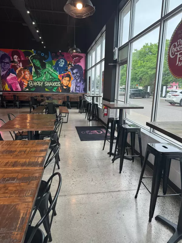 Mississauga, ON L5V 2A8,6045 Creditview RD E #F3