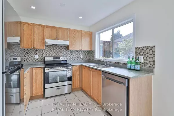 Oakville, ON L6M 4S8,2439 Hollybrook DR