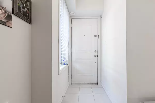 Oakville, ON L6H 0G6,2480 POST RD #25