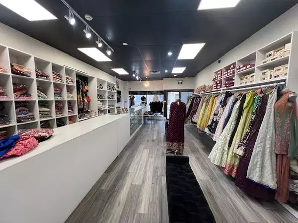 Brampton, ON L6X 3E4,1 Nelson ST W #3