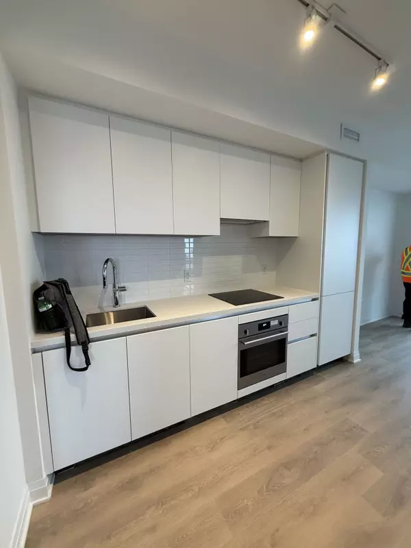 Mississauga, ON L5B 0N9,4015 The Exchange ST #4507