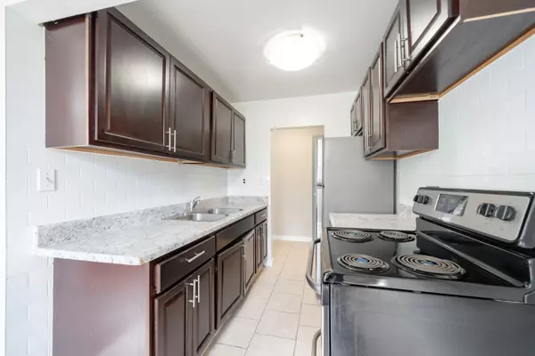 Burlington, ON L7R 1Z2,2049 Prospect ST #55