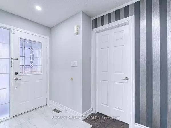 Brampton, ON L7A 1Z9,43 Rowland ST