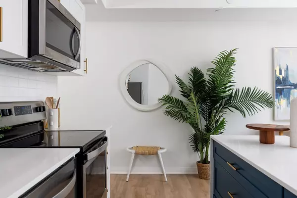 Mississauga, ON L5G 0B6,1238 Cawthra RD #20