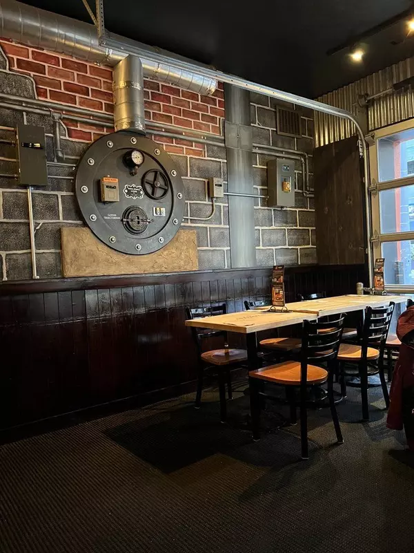 Waterloo, ON N2J 1P5,92 King ST S