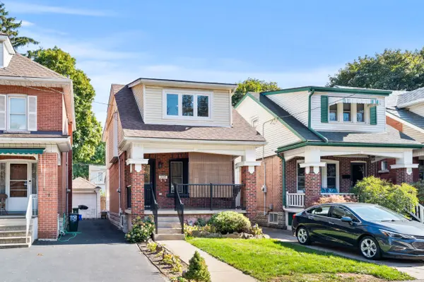 Hamilton, ON L8M 3G3,105 Rothsay AVE