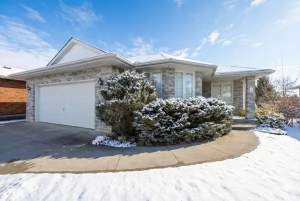 3 Mahood CT, Selwyn, ON K0L 2H0