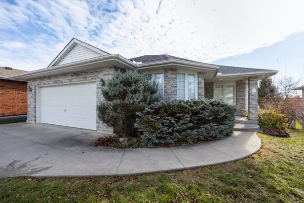 Selwyn, ON K0L 2H0,3 Mahood CT