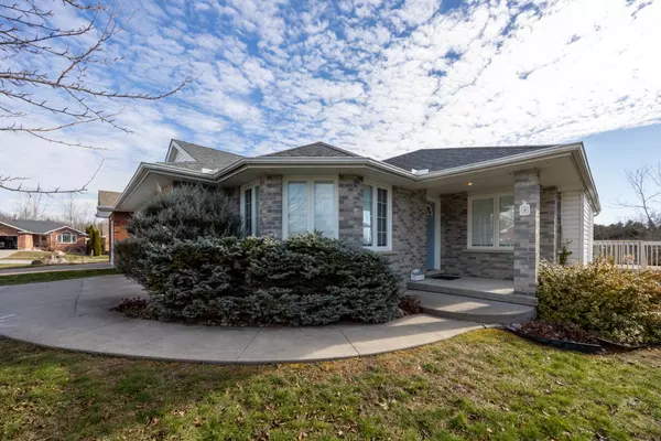 Selwyn, ON K0L 2H0,3 Mahood CT