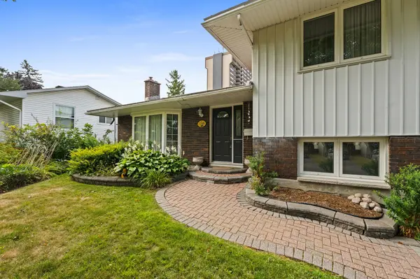 Hunt Club - South Keys And Area, ON K1V 7S8,3348 Kodiak ST