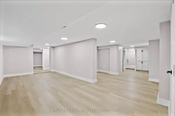 Hamilton, ON L9G 2K3,347 Mapledene DR #LOWER