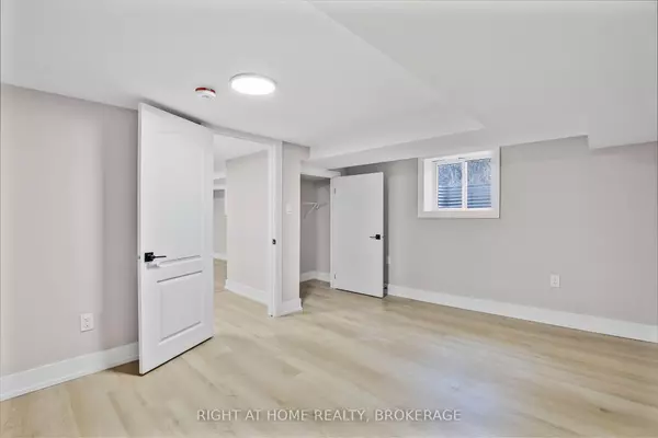 Hamilton, ON L9G 2K3,347 Mapledene DR #LOWER