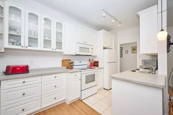 Niagara Falls, ON L2J 1H1,6390 Huggins ST #101