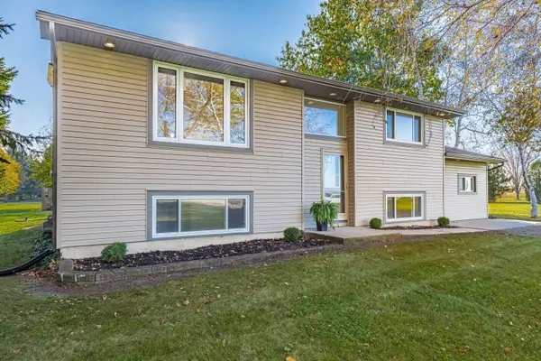 South Huron, ON N0M 1T0,70986 B Line