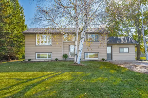 South Huron, ON N0M 1T0,70986 B Line