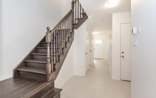 Kitchener, ON N2R 0P8,109 Woodedge CIR