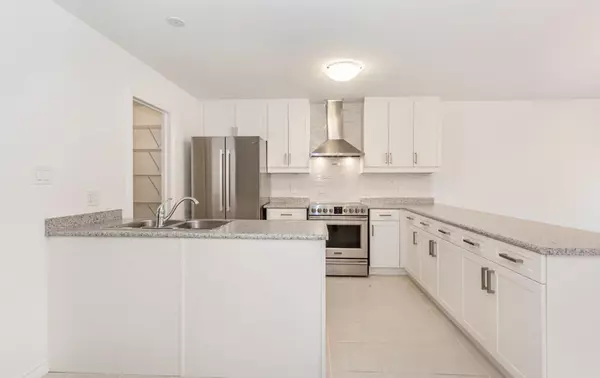 Kitchener, ON N2R 0P8,109 Woodedge CIR