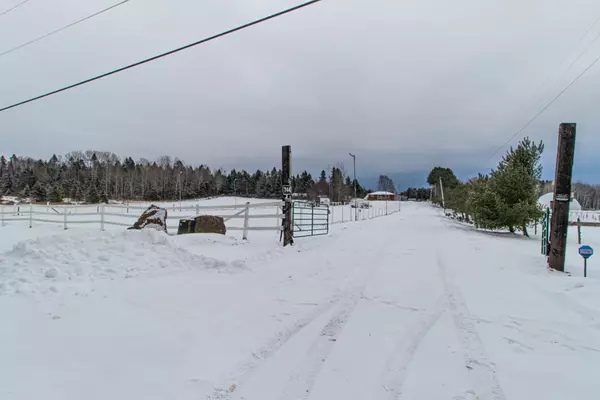 Bonfield, ON P0H 2E0,744 Trunk RD