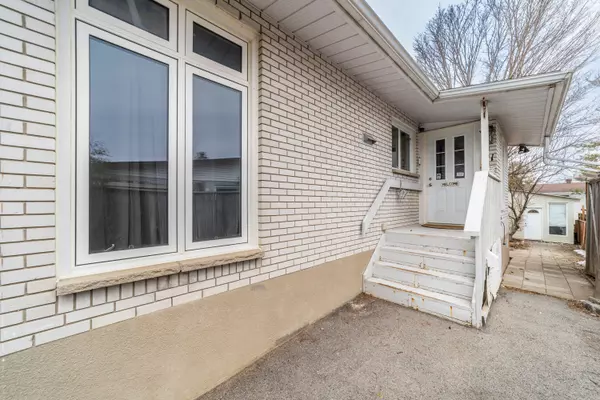 Cityview - Parkwoods Hills - Rideau Shore, ON K2E 5R4,21 SOUTHVIEW CRES