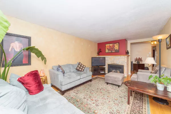 Cityview - Parkwoods Hills - Rideau Shore, ON K2E 5R4,21 SOUTHVIEW CRES