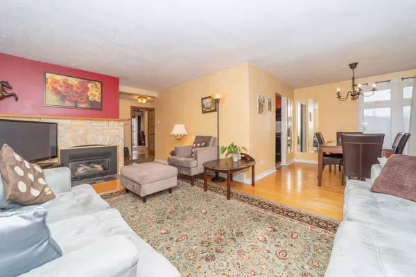 Cityview - Parkwoods Hills - Rideau Shore, ON K2E 5R4,21 SOUTHVIEW CRES