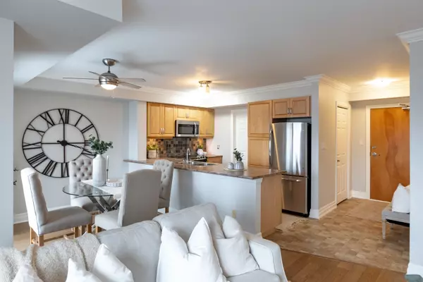 Huntsville, ON P1H 0A4,26 Dairy LN #405