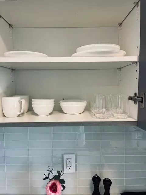 Hamilton, ON L8P 0C6,15 QUEEN ST S #2203