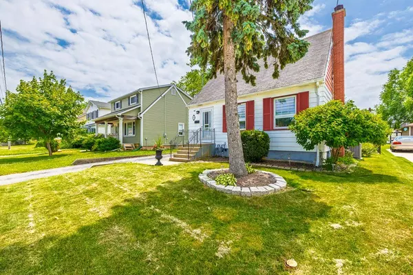 Fort Erie, ON L2A 2Y1,313 Highland AVE