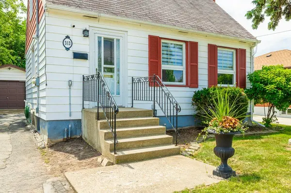 Fort Erie, ON L2A 2Y1,313 Highland AVE