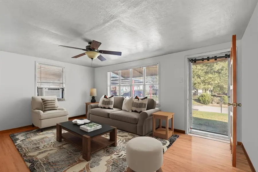 205 College Street, Chico, TX 76431