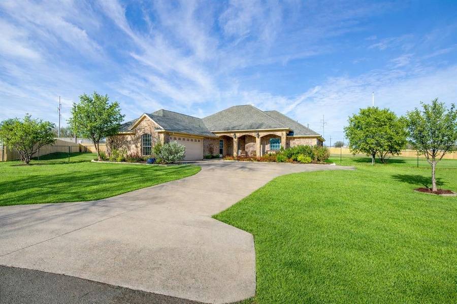 112 Tigers Eye Court, Weatherford, TX 76087