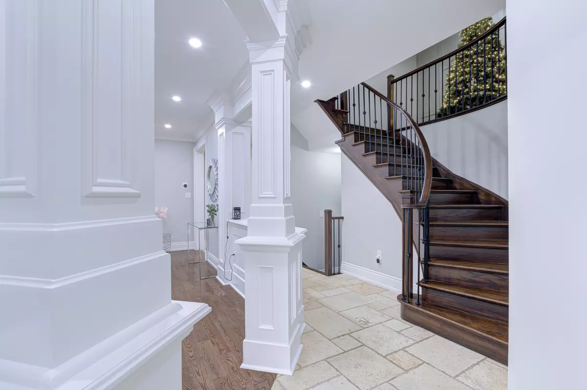 Brampton, ON L6X 0R5,16 Fallgate DR