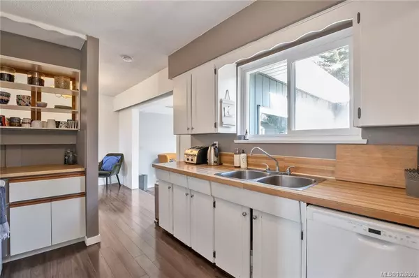 Campbell River, BC V9W 5S3,688 Glenalan Rd