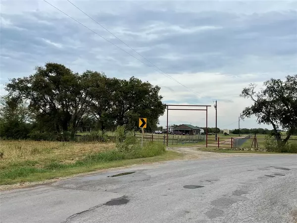 7702 Gregory Road,  Sanger,  TX 76266