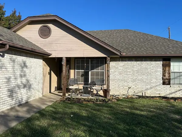 200 Brook Circle, Krum, TX 76249