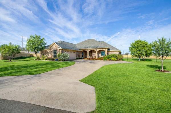 112 Tigers Eye Court, Weatherford, TX 76087