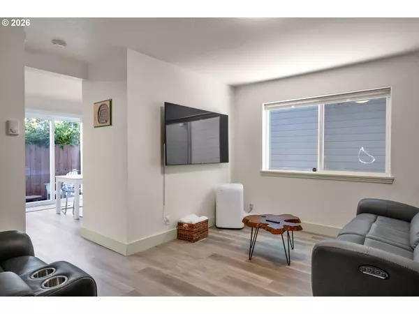 Eugene, OR 97401,1733 MILL ALY