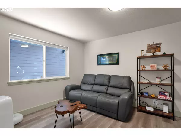 Eugene, OR 97401,1733 MILL ALY